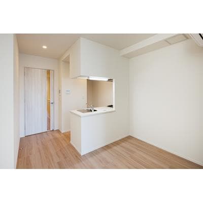 Room image 10