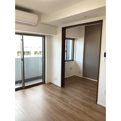 Room image 10