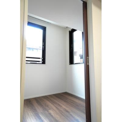 Room image 9