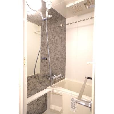 Room image 9