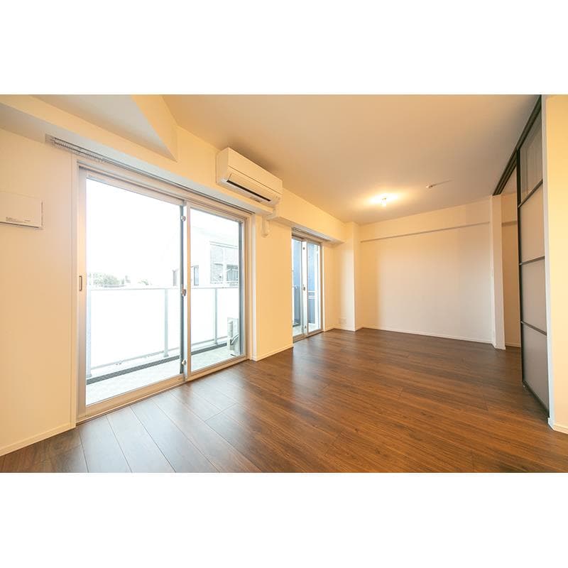 Room image 9