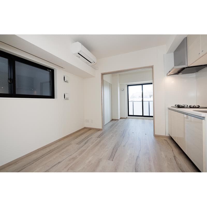 Room image 9