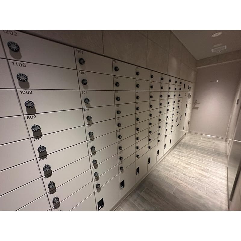 Room image 8