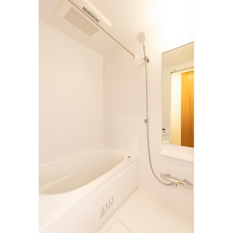 Room image 8