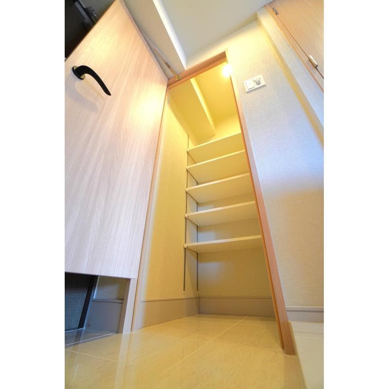 Room image 9