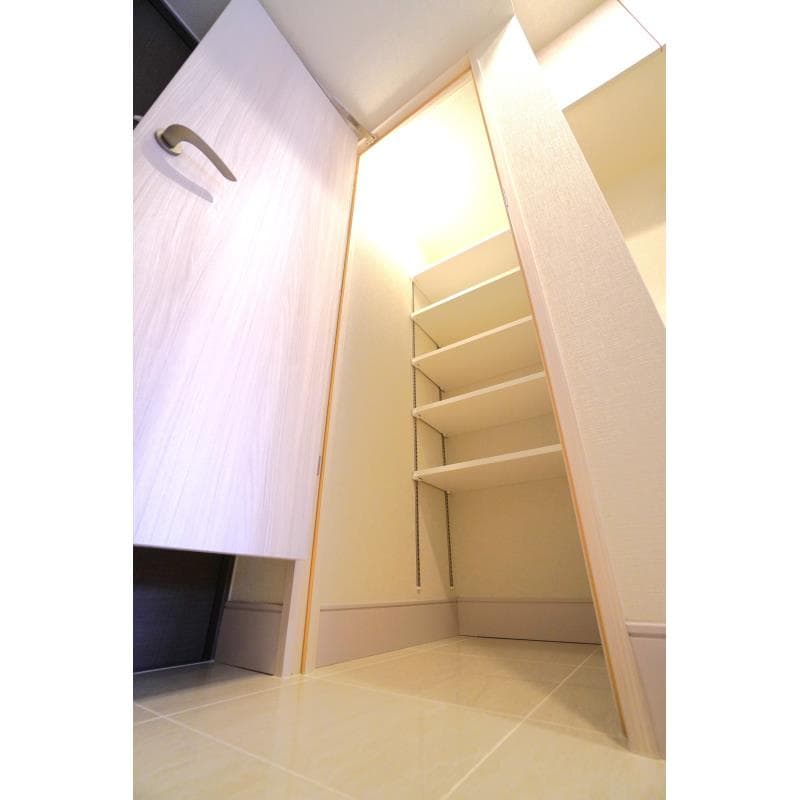 Room image 9