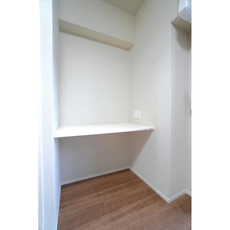 Room image 8