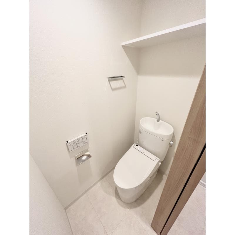 Room image 8