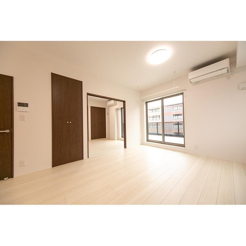 Room image 9