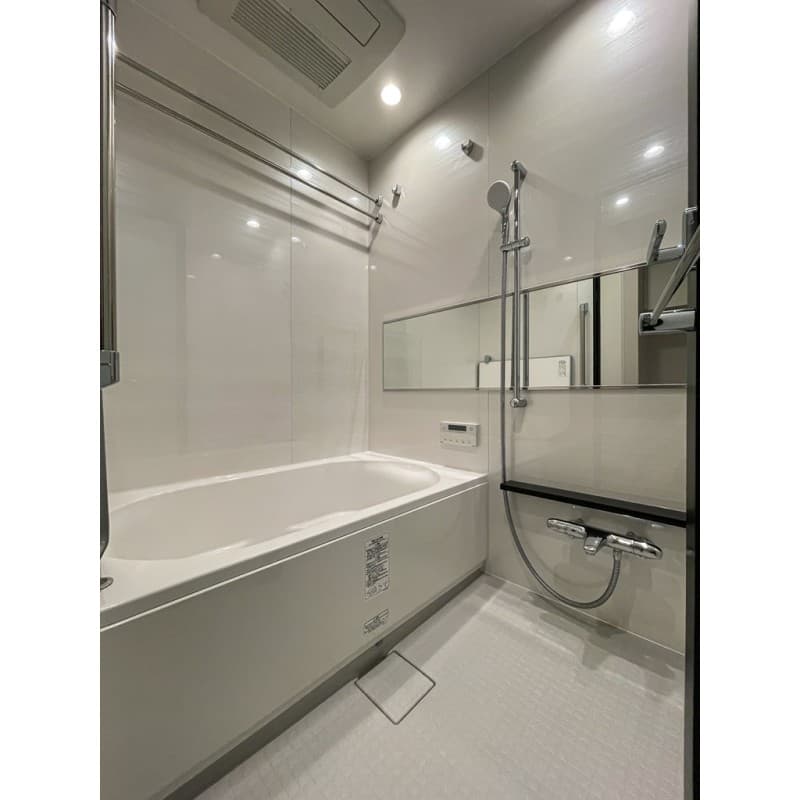 Room image 10