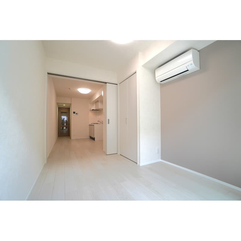 Room image 8