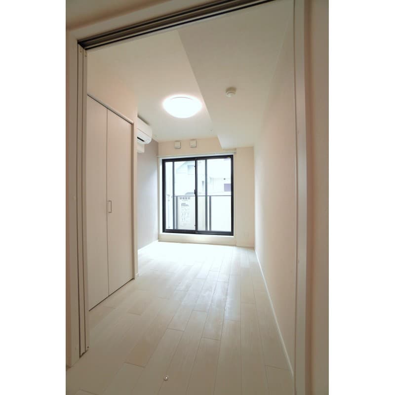 Room image 8