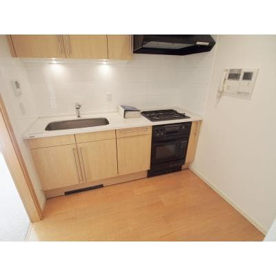 Room image 8