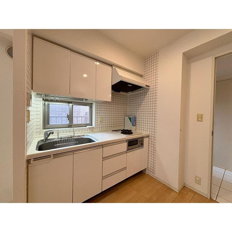 Room image 8
