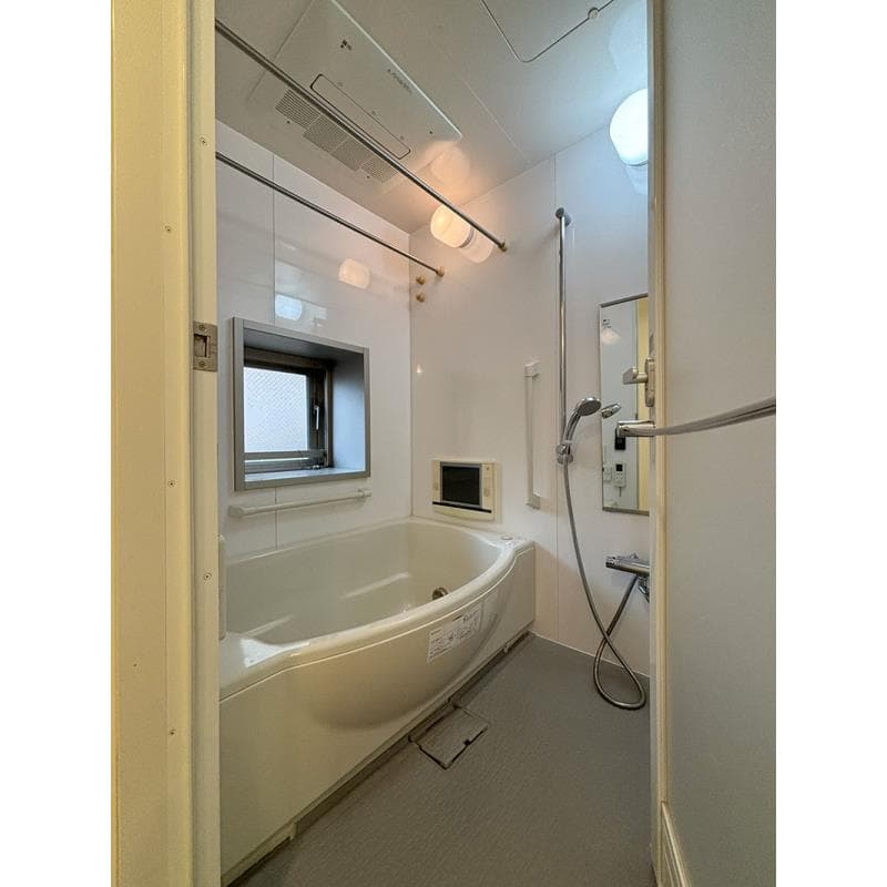 Room image 9
