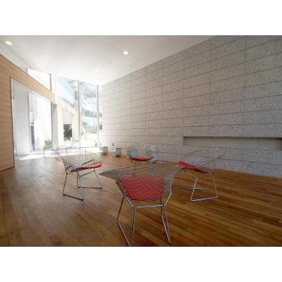 Room image 8