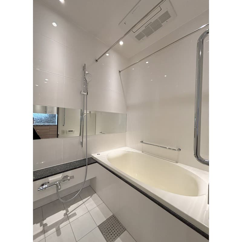 Room image 9