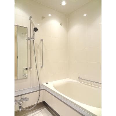 Room image 8