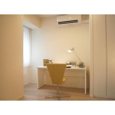 Room image 10