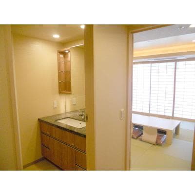 Room image 10