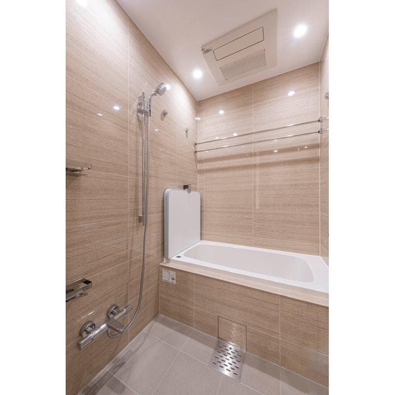 Room image 10