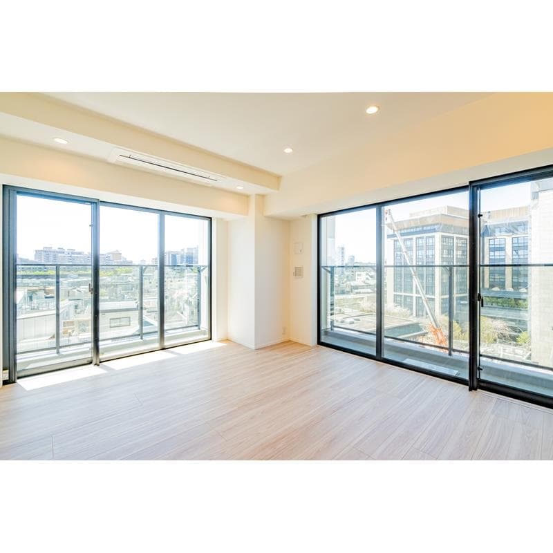 Room image 8