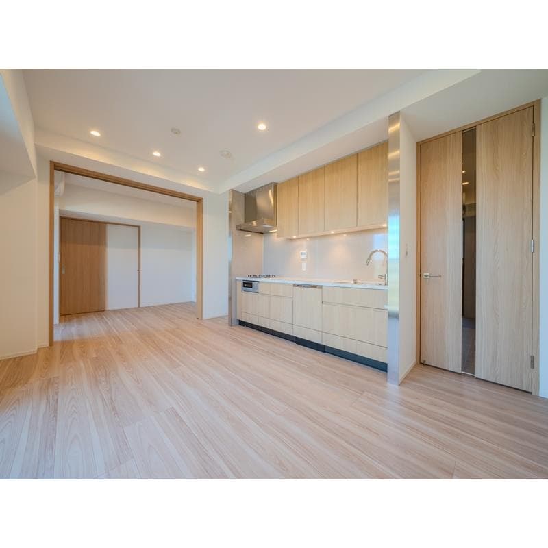 Room image 8