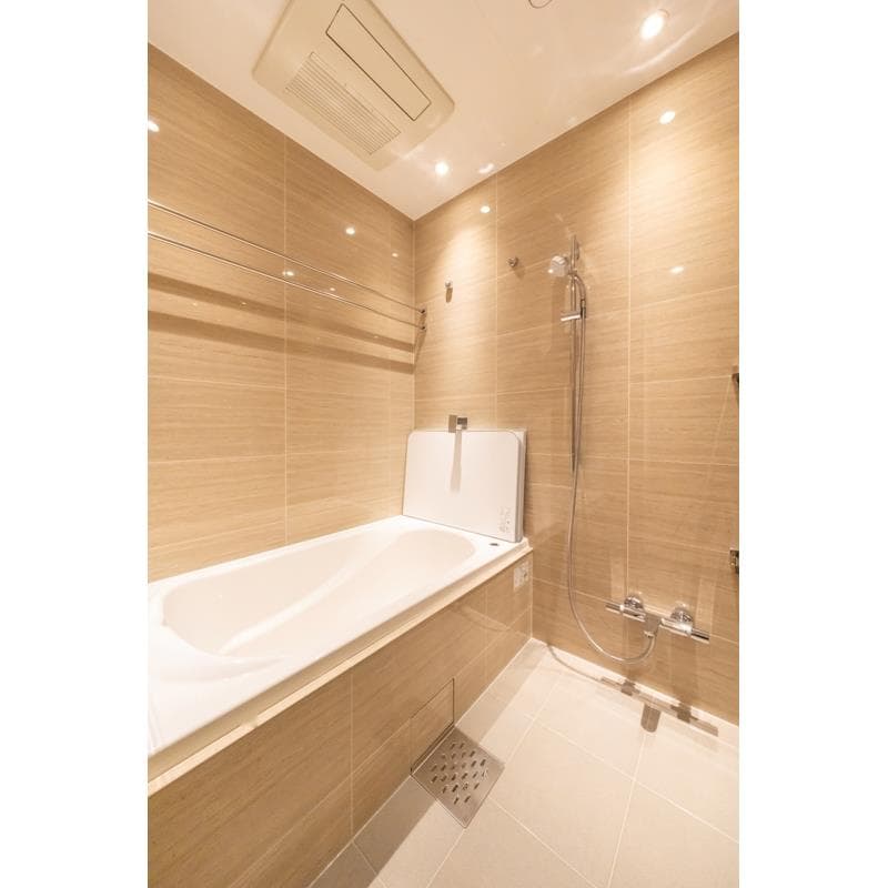 Room image 10