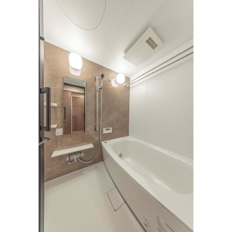 Room image 10