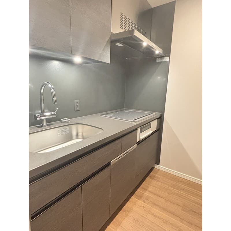 Room image 8