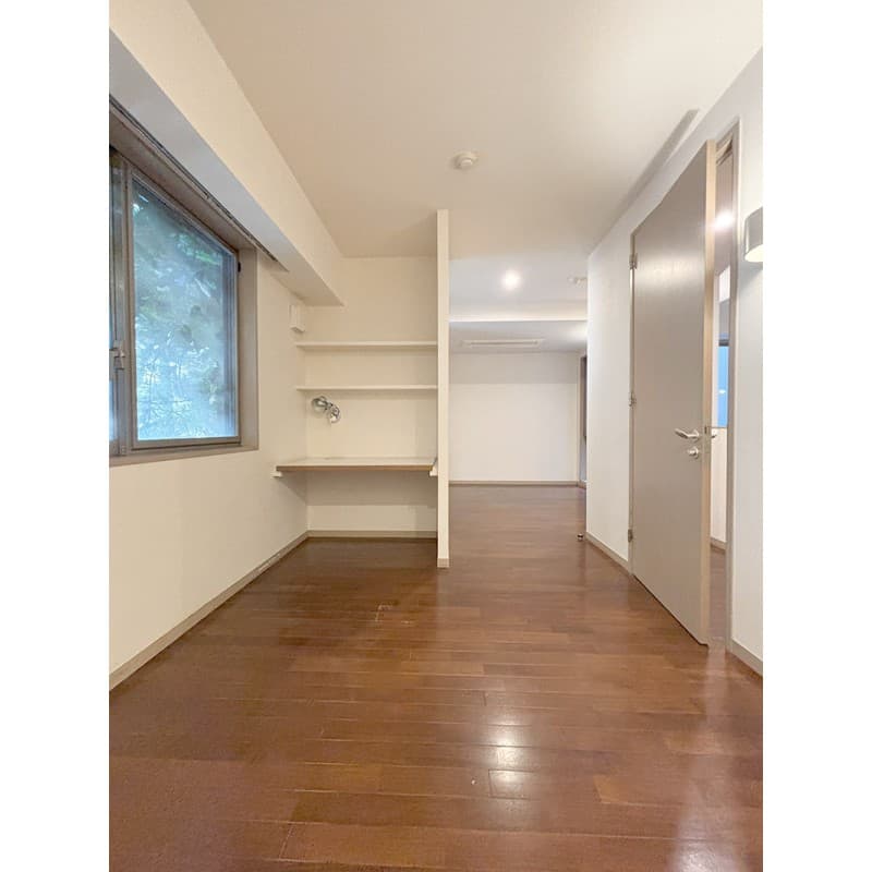 Room image 9