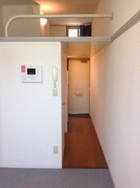 Room image 8