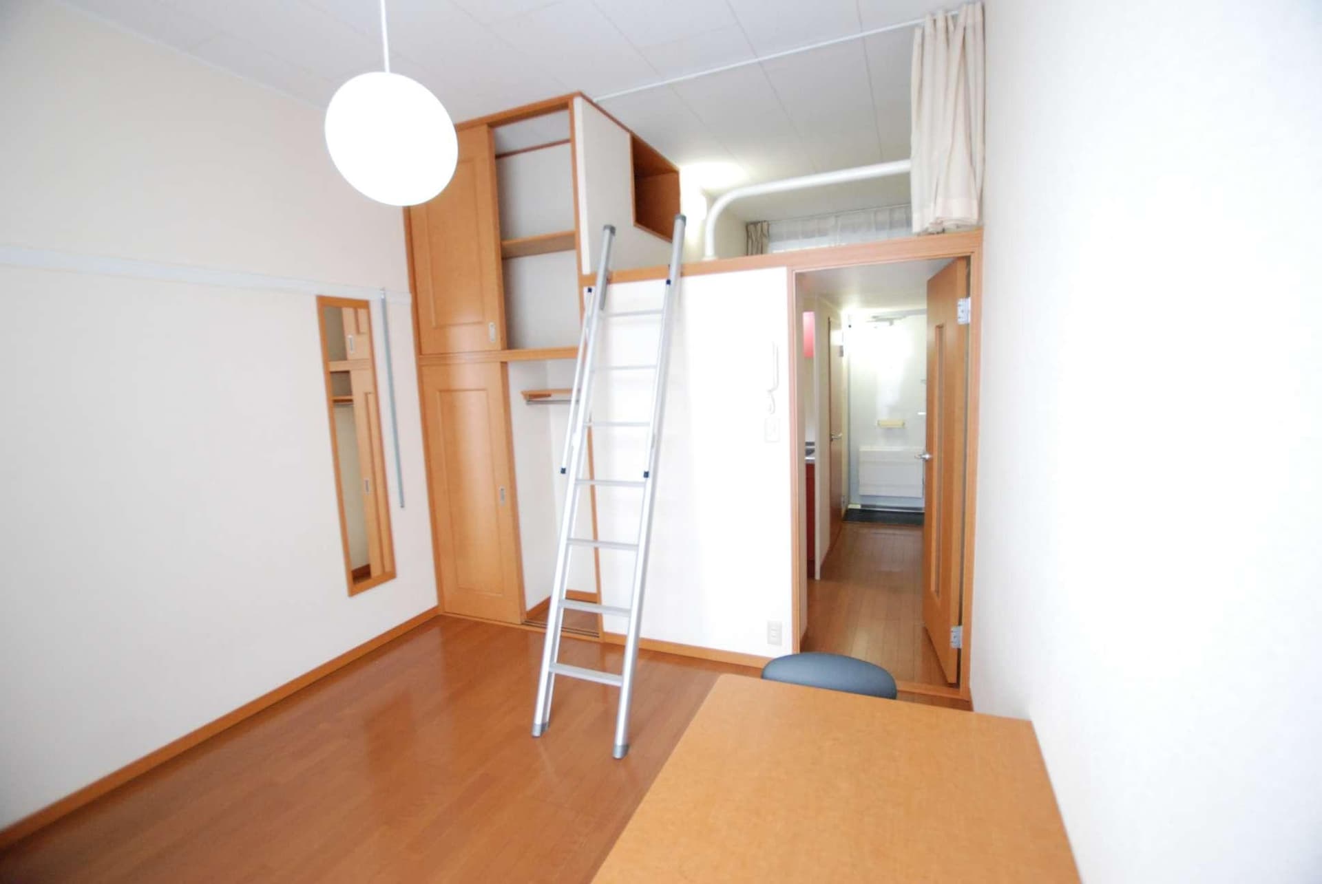 Preview interior of leopalace Golden Village