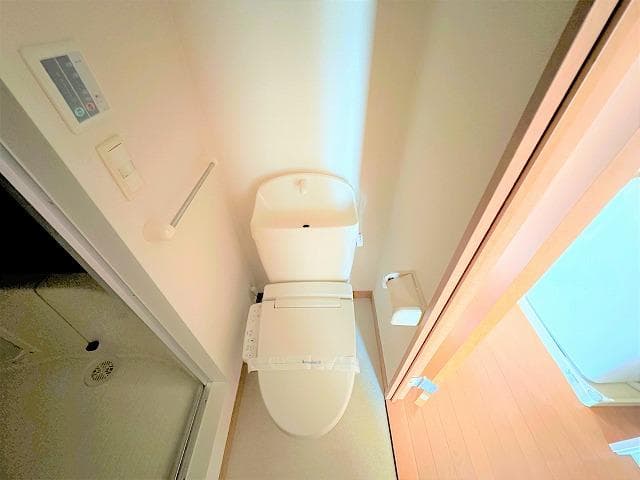 Room image 9