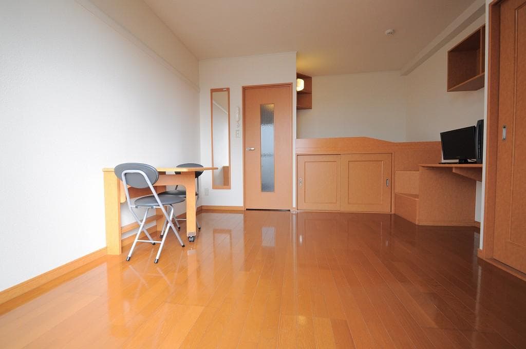 Room image 10
