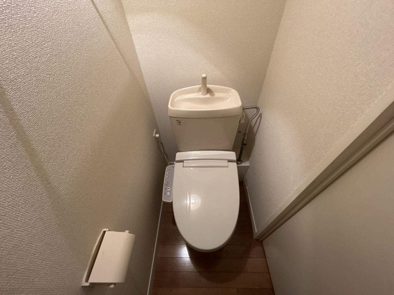 Room image 8