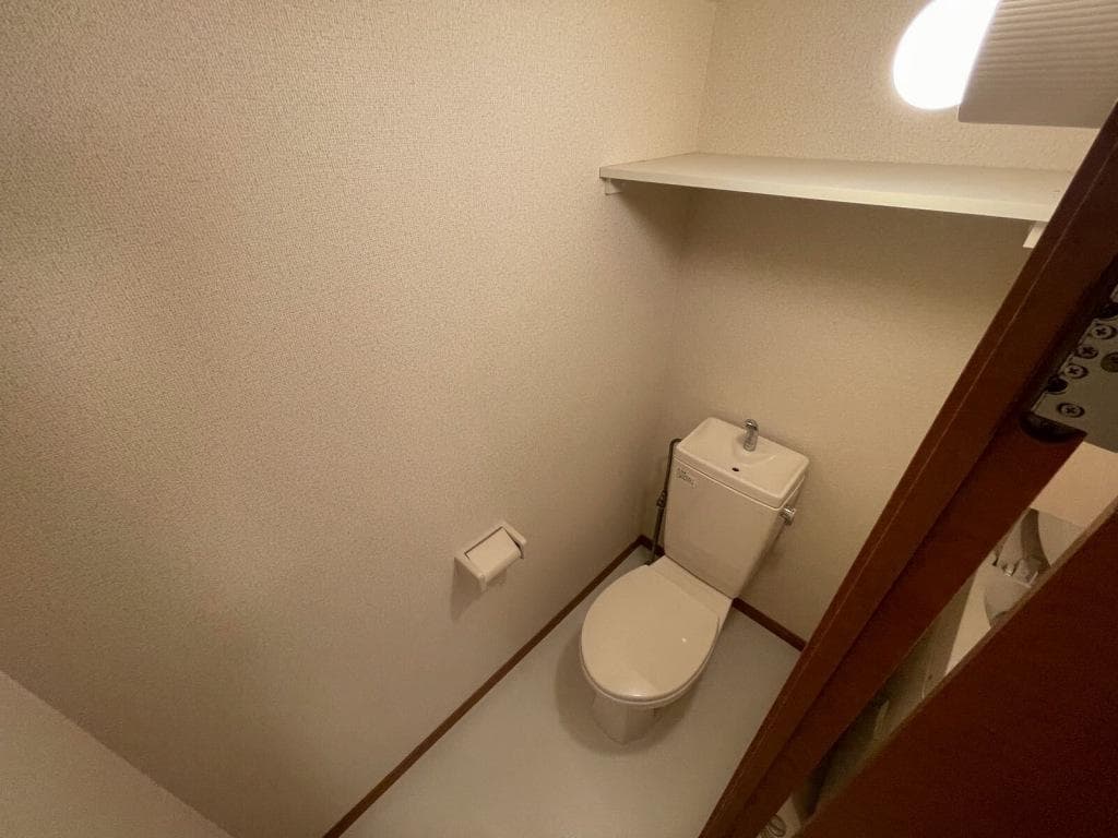 Room image 8