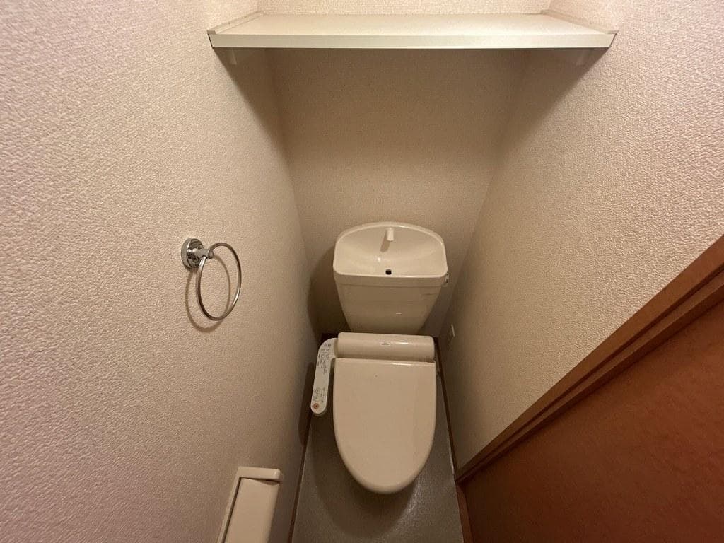 Room image 8