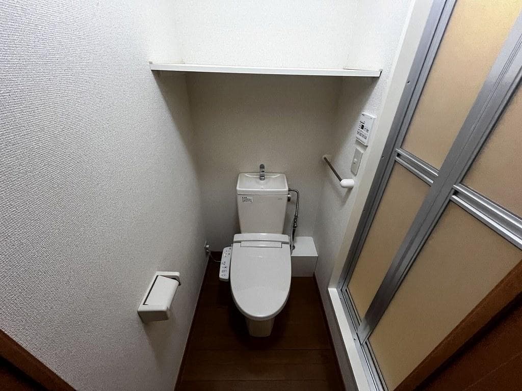Room image 8