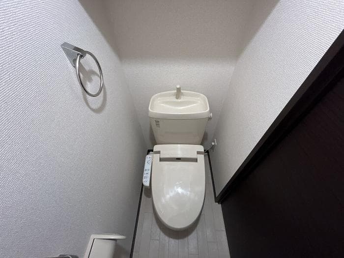 Room image 8