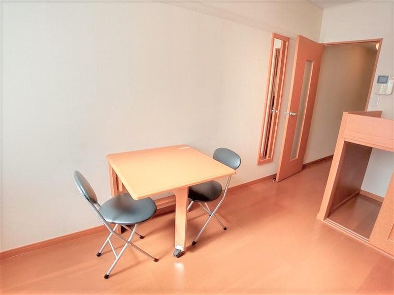 Room image 12