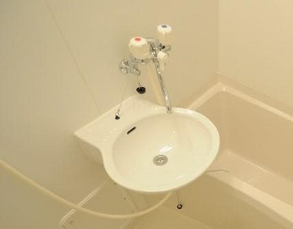 Room image 8