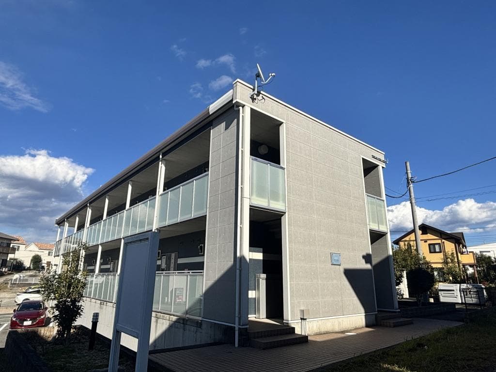 Main exterior of LEONEXT Large Hill