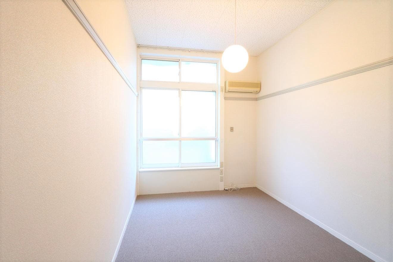 Room image 10