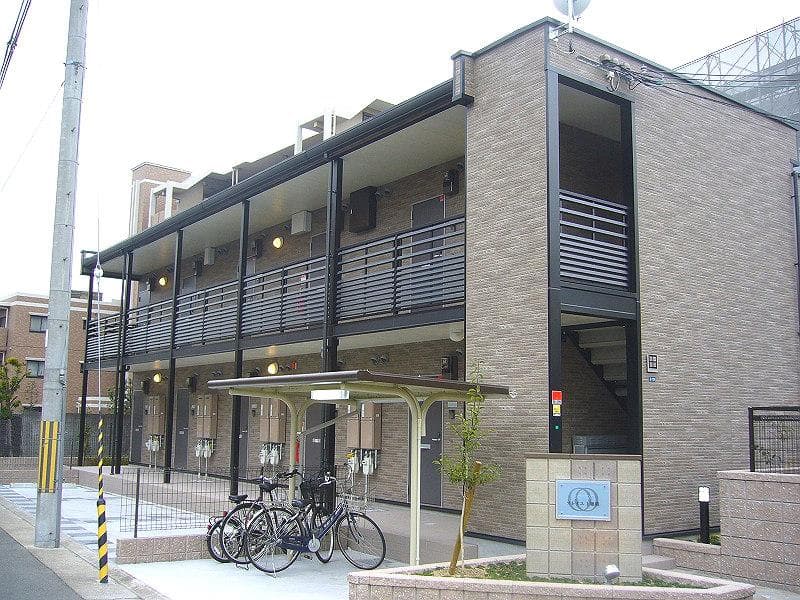 Main exterior of LEONEXT Soleil Kamihozumi