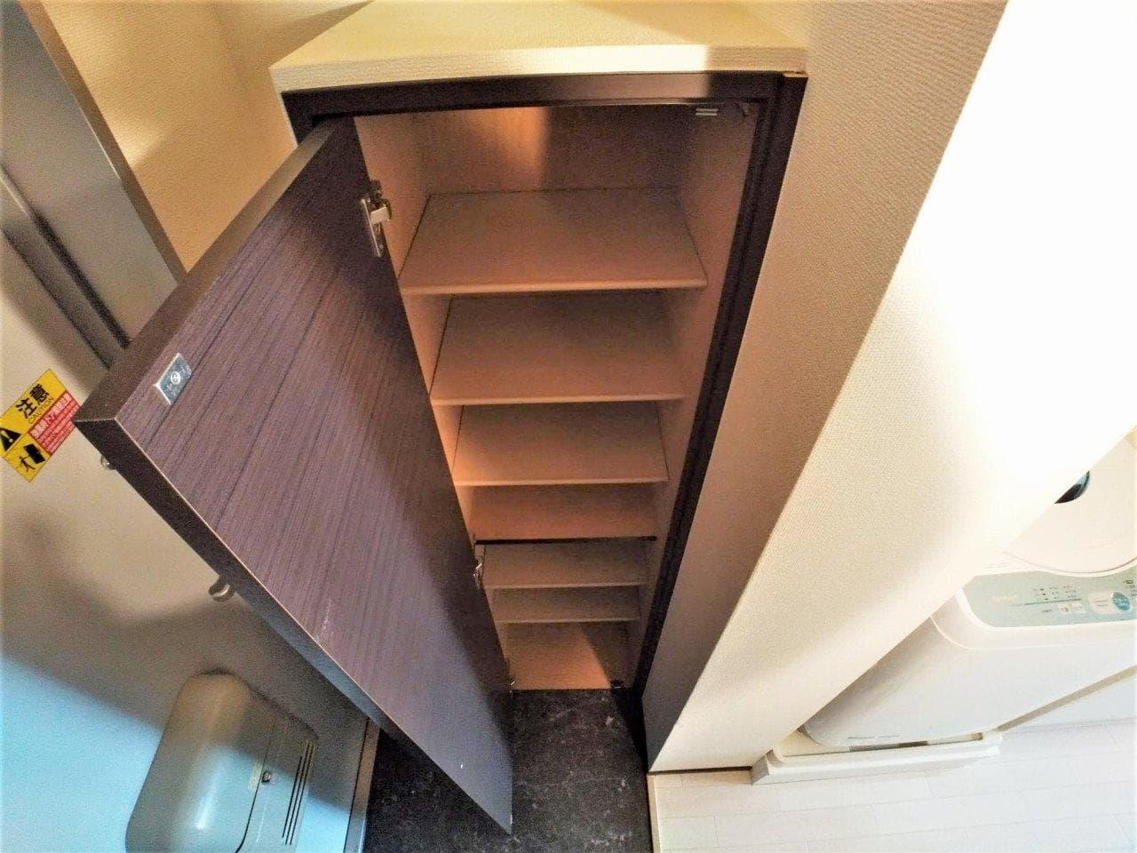 Room image 16