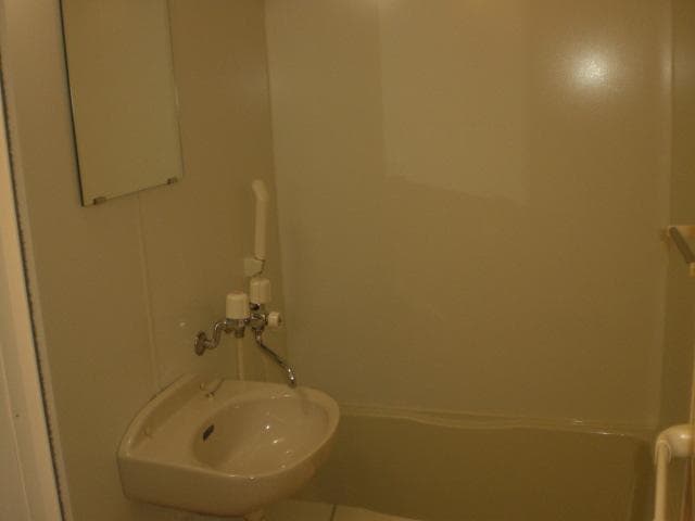 Room image 13