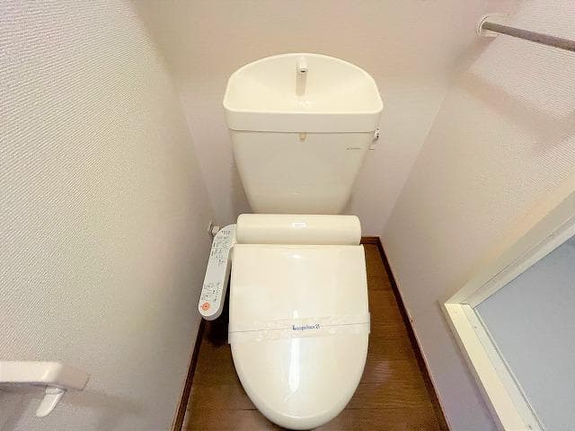 Room image 9