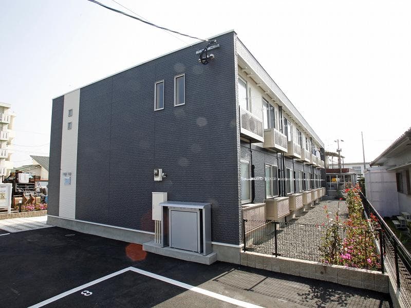 Main exterior of LEONEXT So