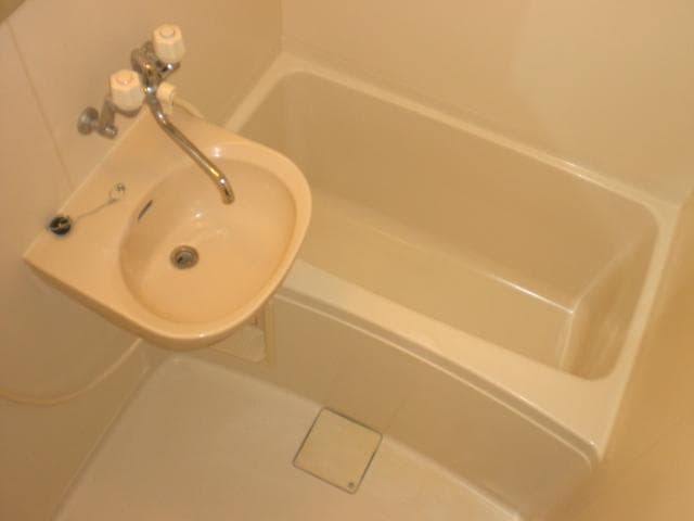 Room image 8
